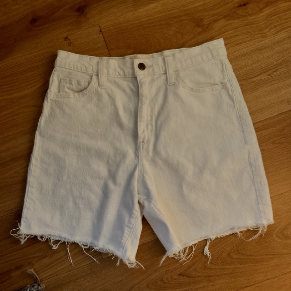 Universal Thread White Women's Bermuda Shorts, 8/29R, VGUC, Frayed Hem - Picture 2 of 8